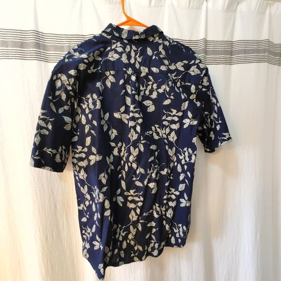 Old Navy Men's XXL Slim fit Short sleeve button down shirt - Picture 2 of 3